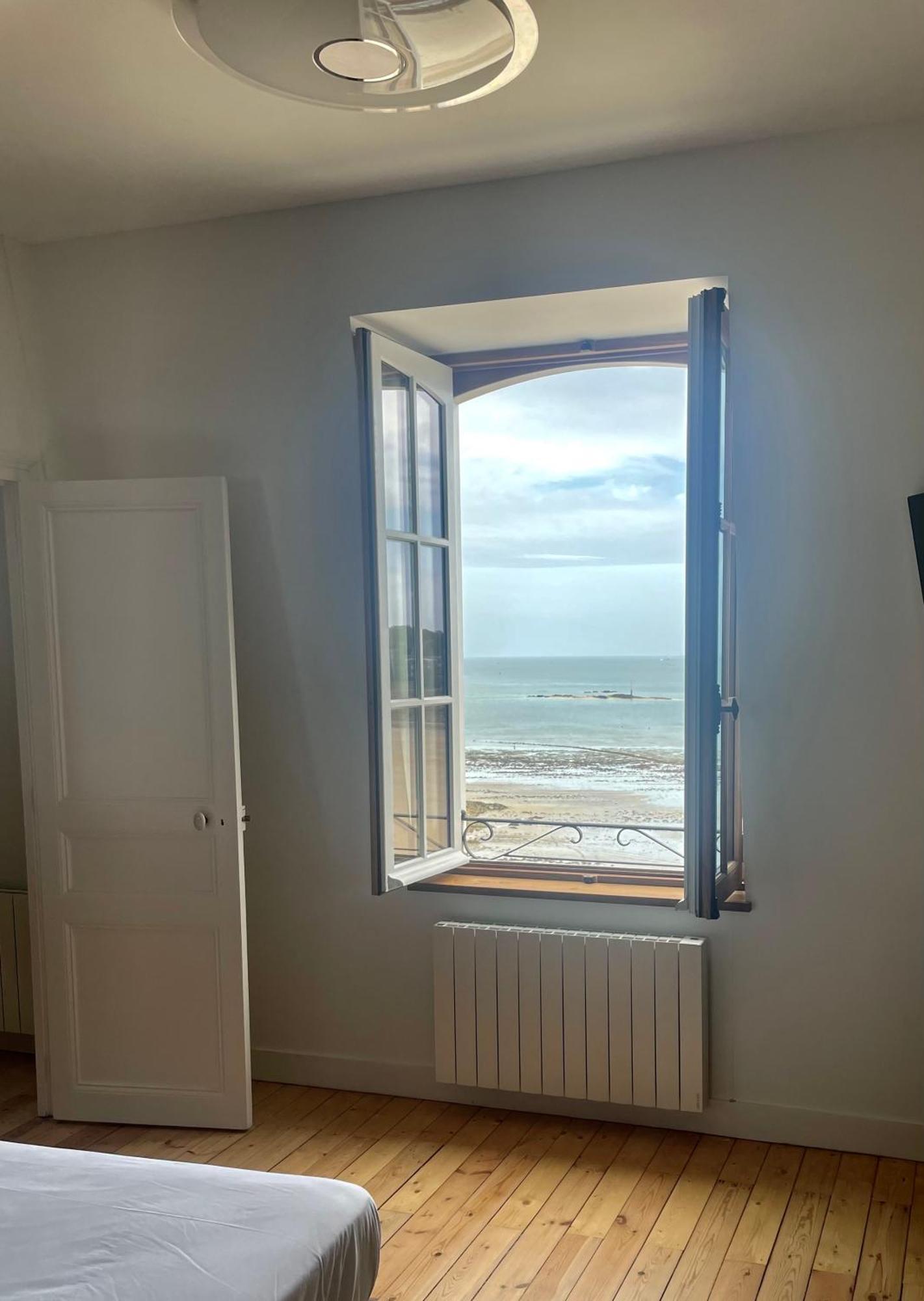 Le Royal XIX Vue Mer 212 Dinard Esterno foto