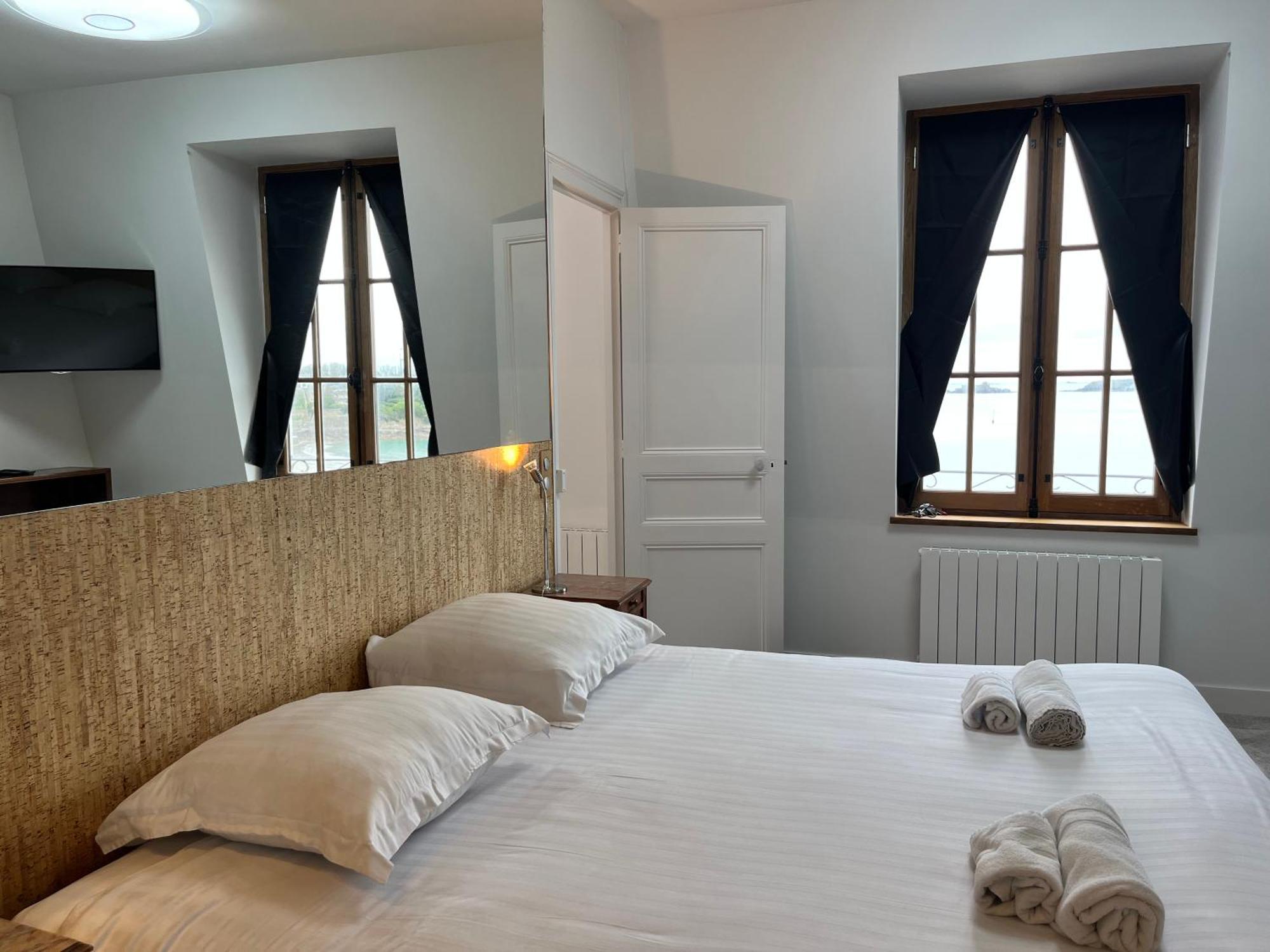 Le Royal XIX Vue Mer 212 Dinard Esterno foto